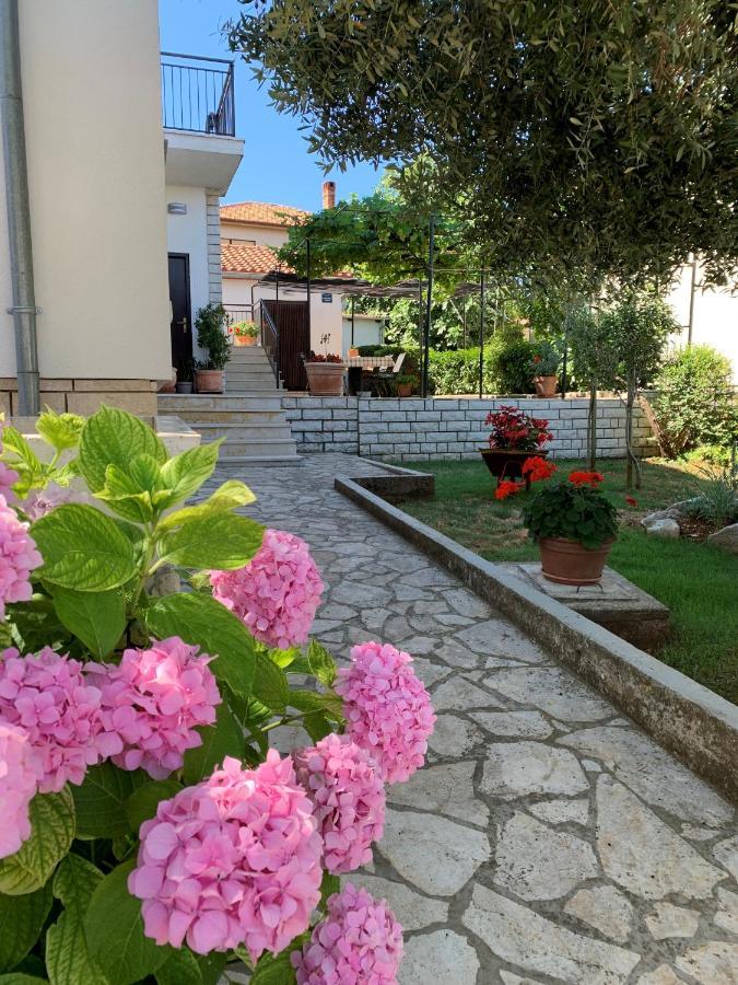Holiday Home Dorina Pula Exterior foto