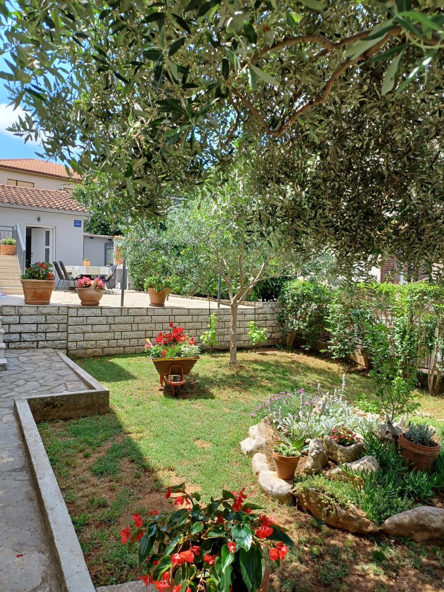 Holiday Home Dorina Pula Exterior foto